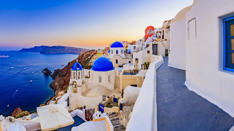 Destination Guide: Santorini, Greece