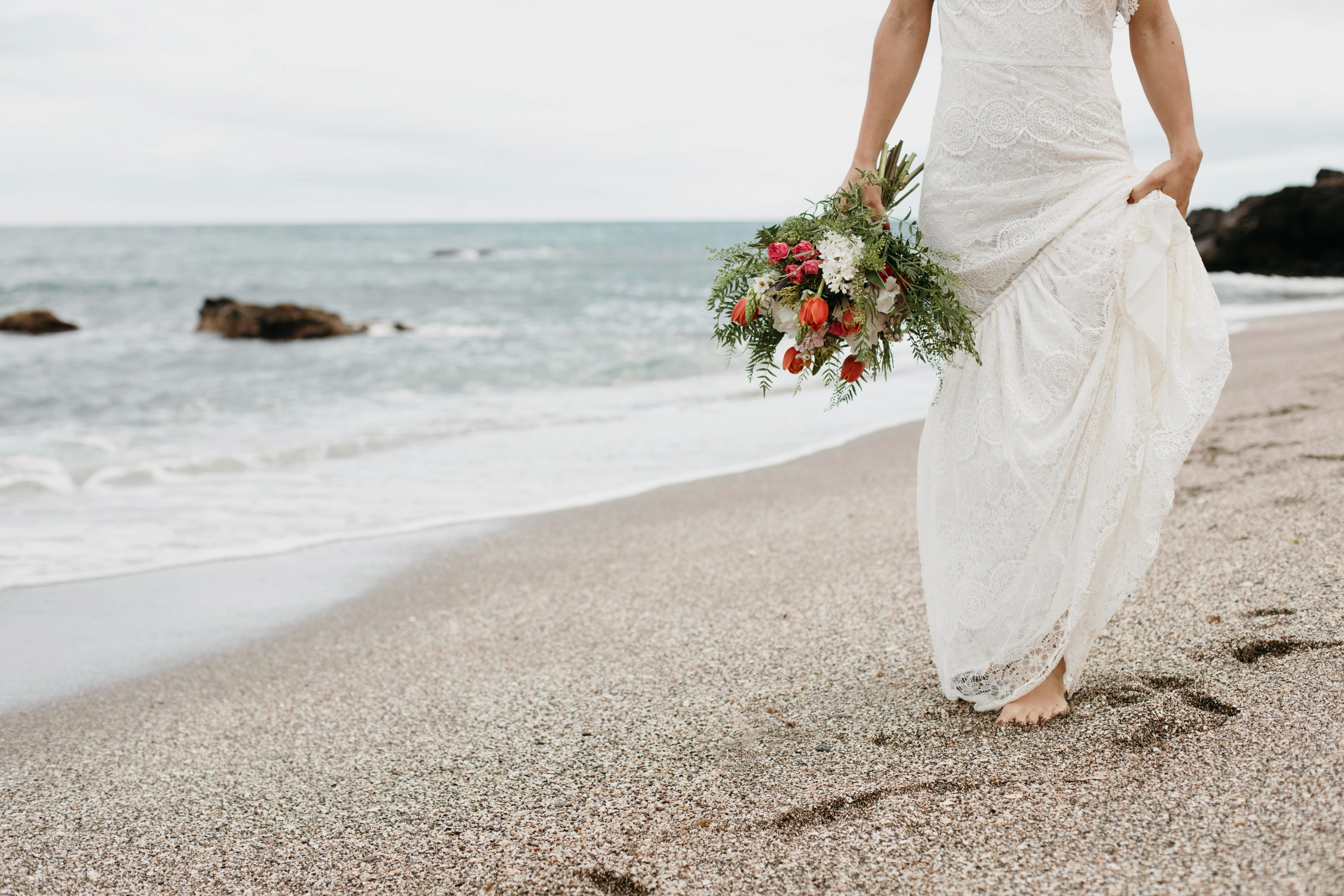 what to wear to a beach wedding