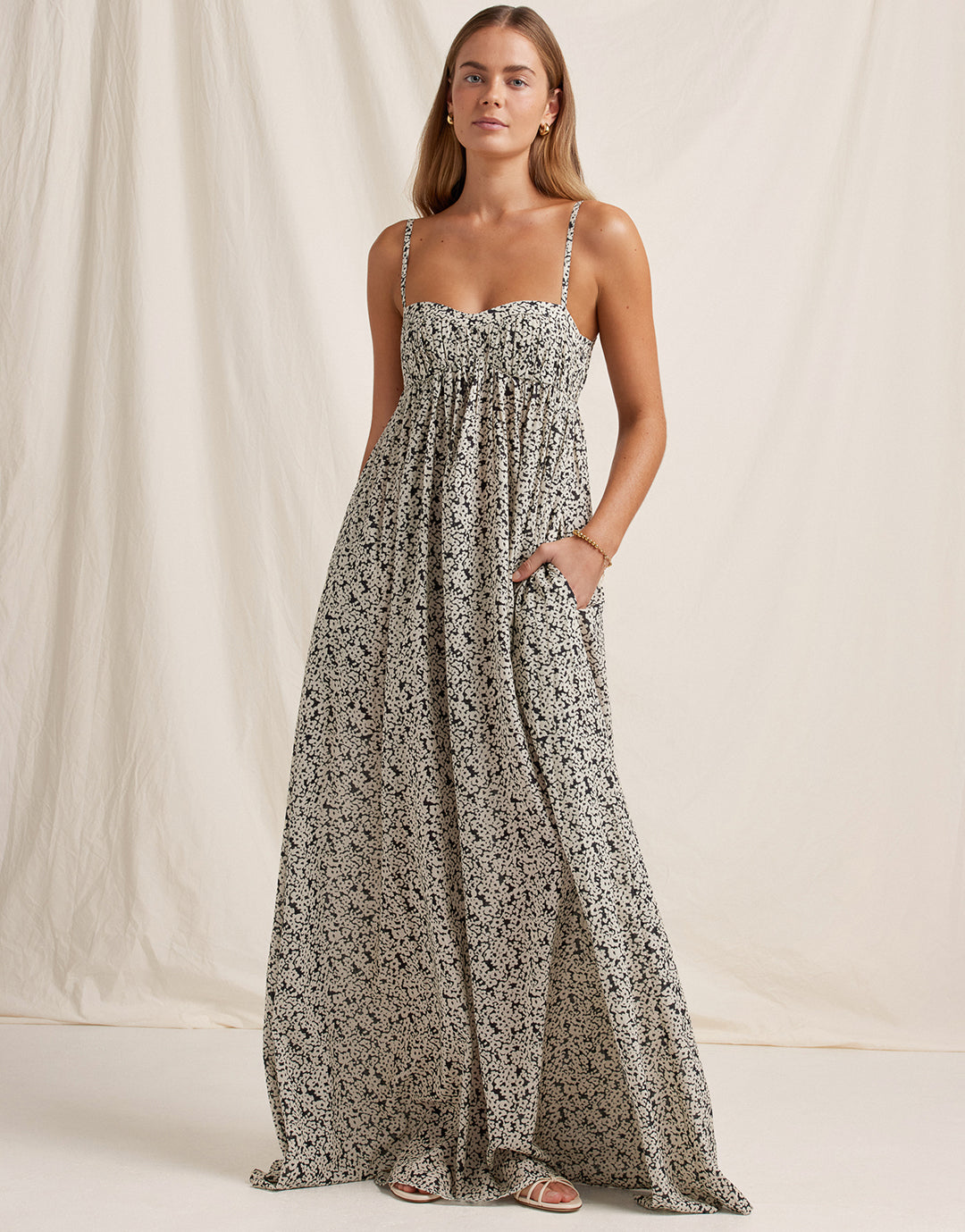 bisou bisou maxi dress Bisou Bisou Michele Bohbot Maxi Dress Size 8 Smocked Waist Self-Tie Neck